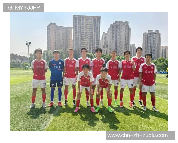 有一种足球是由32个国家共同参与的盛大赛事展现了全球的团结与激情 有一种足球是由32个国家共同参与的盛大赛事展现了全球的团结与激情